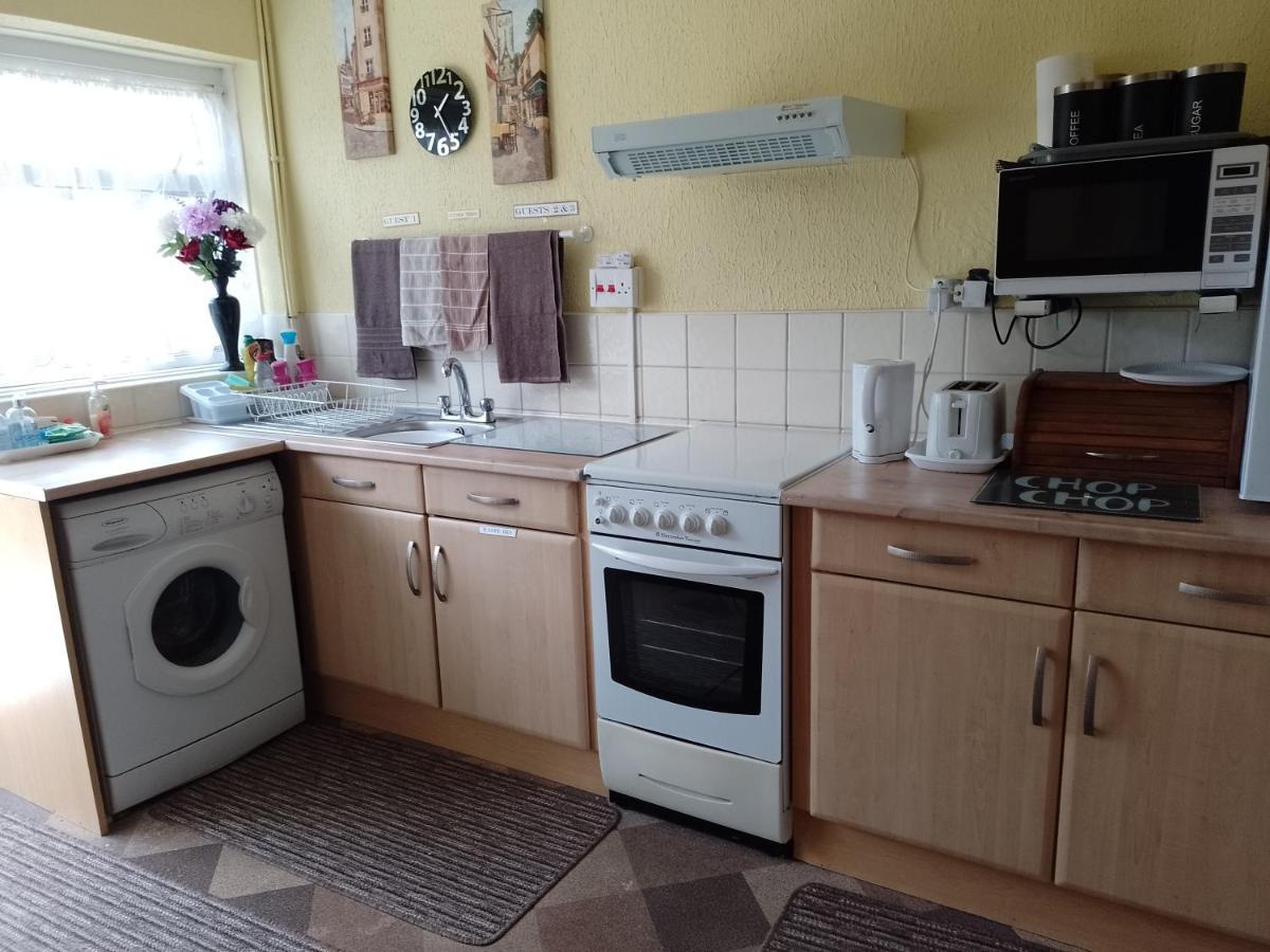 Super Single Room Кардиф Екстериор снимка