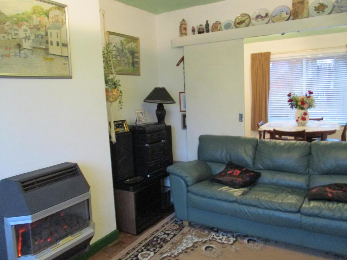Super Single Room Кардиф Екстериор снимка