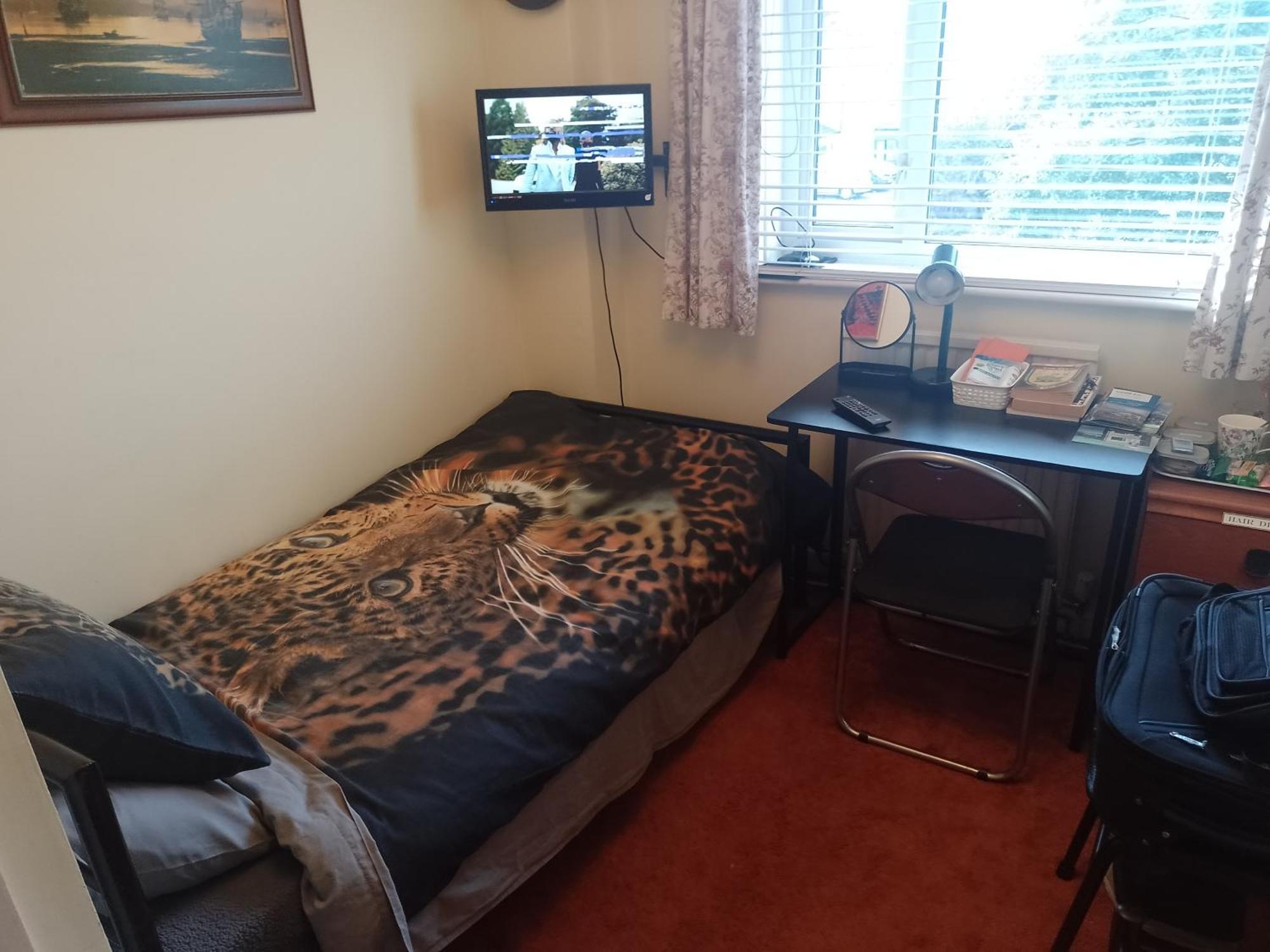 Super Single Room Кардиф Екстериор снимка